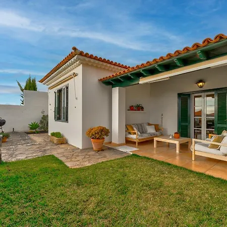 Charming With Private And Heated Pool Villa *