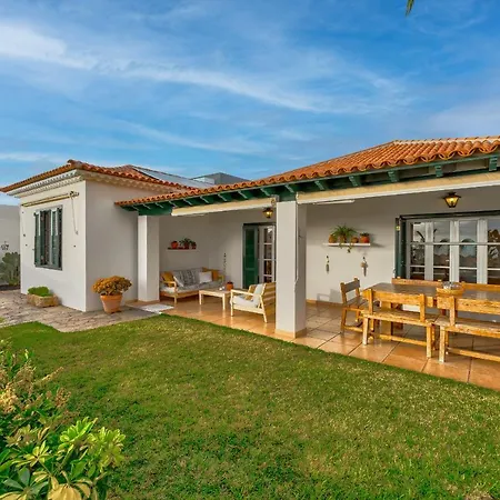 Charming With Private And Heated Pool Villa *