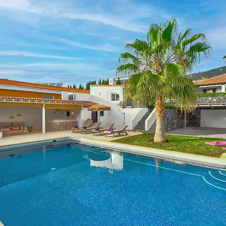 Charming With Private And Heated Pool Villa *
