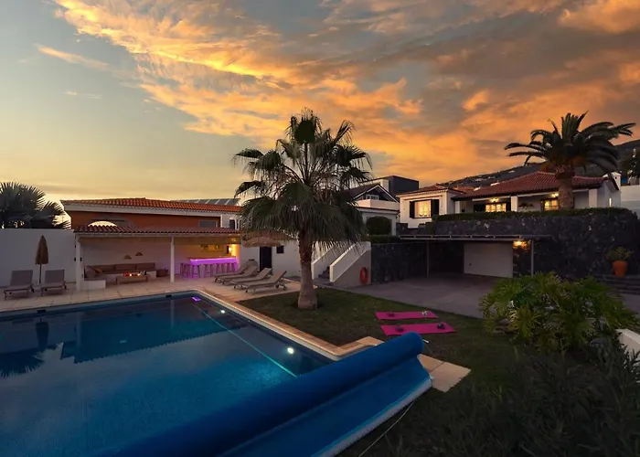 Charming With Private And Heated Pool Villa *