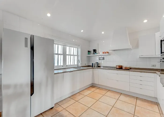 Villa Charming With Private And Heated Pool *