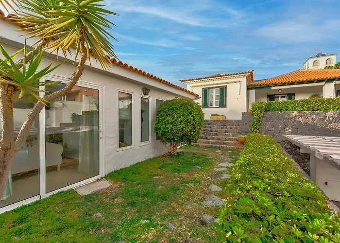 Charming With Private And Heated Pool Villa