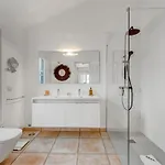 Βίλα Charming With Private And Heated Pool