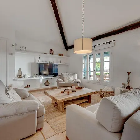 빌라 Charming With Private And Heated Pool