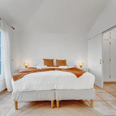 וילה Charming With Private And Heated Pool *