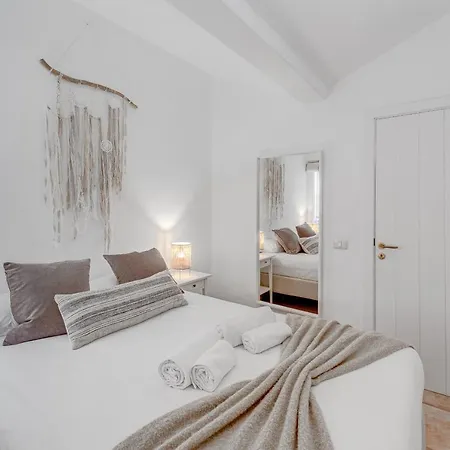 Charming With Private And Heated Pool Villa *