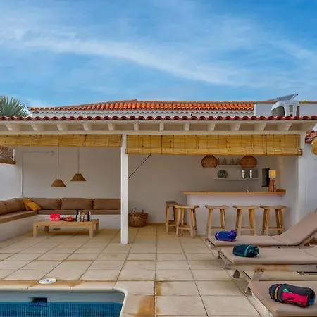 ヴィラ Charming With Private And Heated Pool