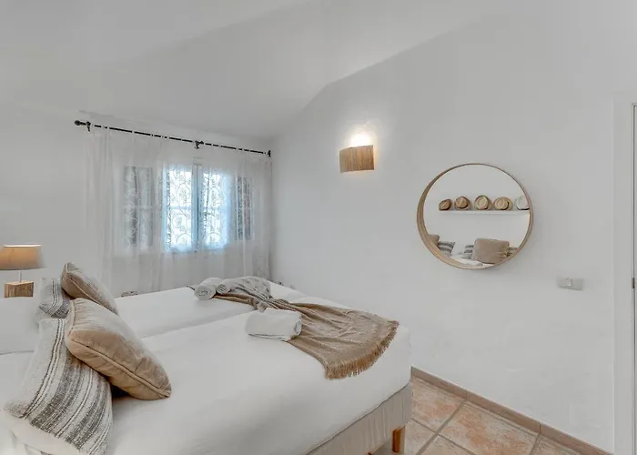 Charming With Private And Heated Pool ヴィラ