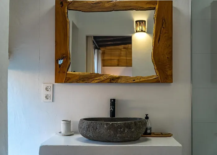 Charming With Private And Heated Pool *