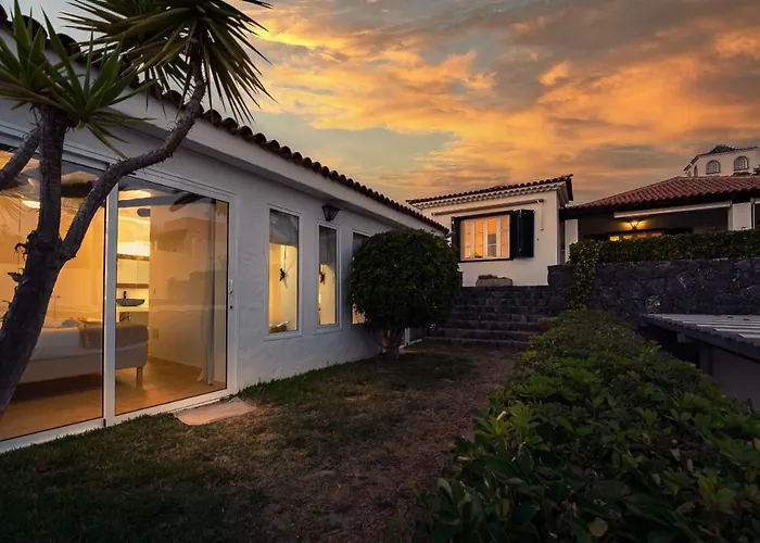 ヴィラ Charming With Private And Heated Pool アデヘ