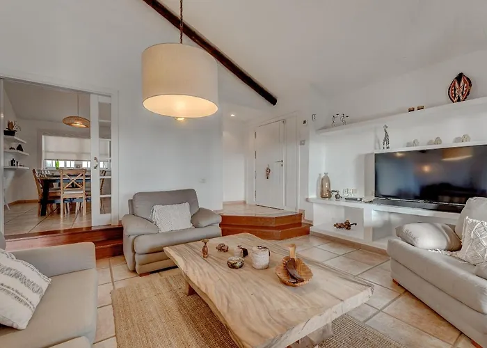 ヴィラ Charming With Private And Heated Pool アデヘ