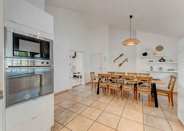 ヴィラ Charming With Private And Heated Pool *