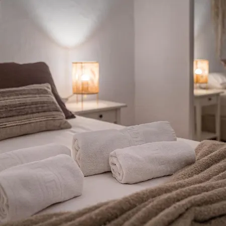 Charming With Private And Heated Pool *